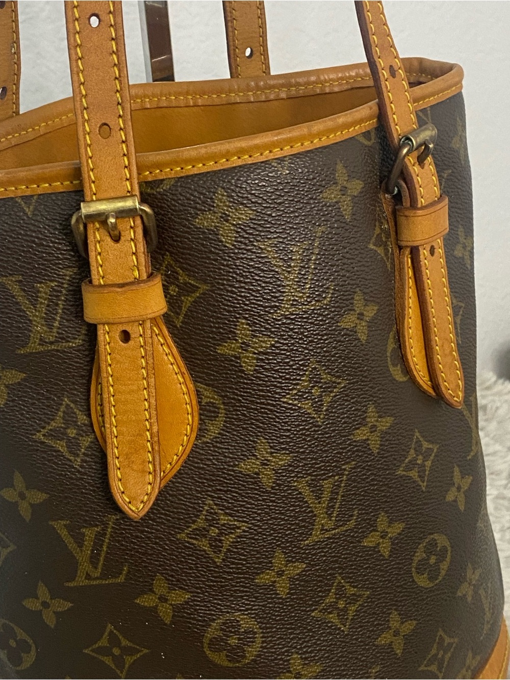 Louis Vuitton Monogram Vintage PM Bucket Bag in Brown and Tan Leather - Picture 5 of 16